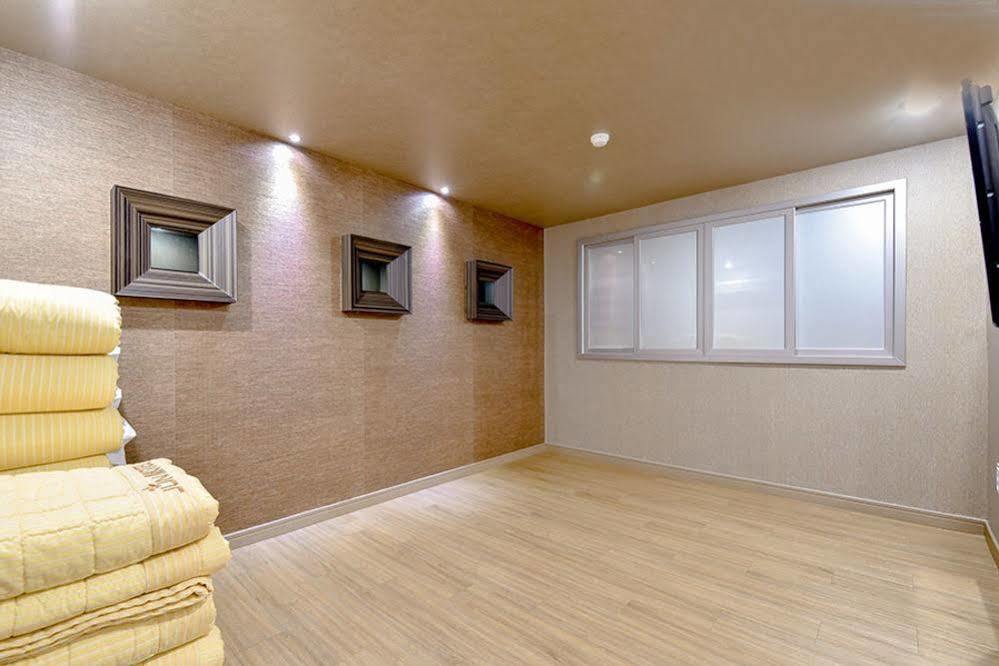 Hotel June Haeundae Busan Exterior photo